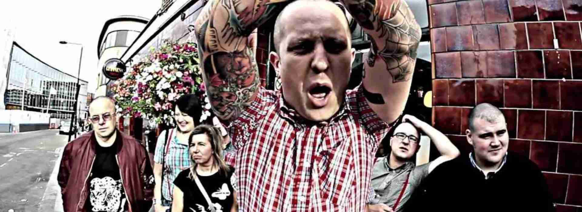 Booze & Glory: la band punk che odia il potere al ritmo di "London Skinhead Crew"