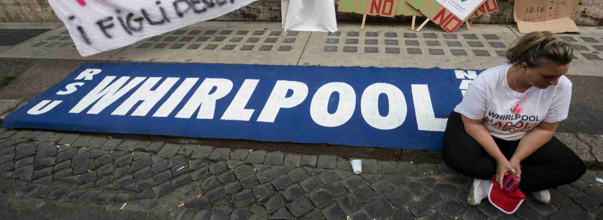 Whirlpool: non c'è nessuna prospettiva per la fabbrica di Napoli