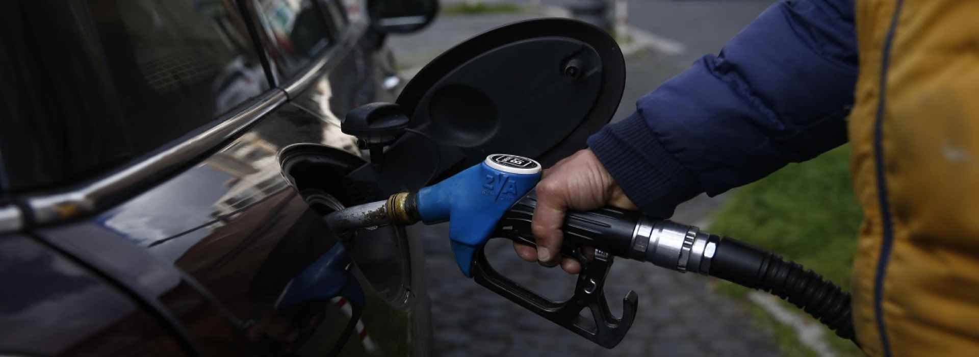 Decreto energia: benzina taglio alle accise da 0,25 centesimi al litro